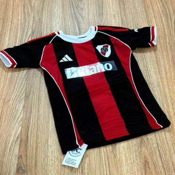 2 (1) Camiseta River Alternativa (niños)
